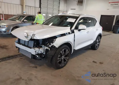 2020 Volvo Xc40 T4 Inscription z USA, uszkodzony, nr VIN YV4AC2HL9L2287186